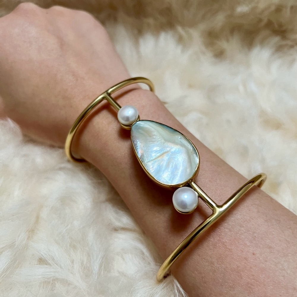 Cornelia Webb Gold-plated pearl and mother-of-pearl cuff